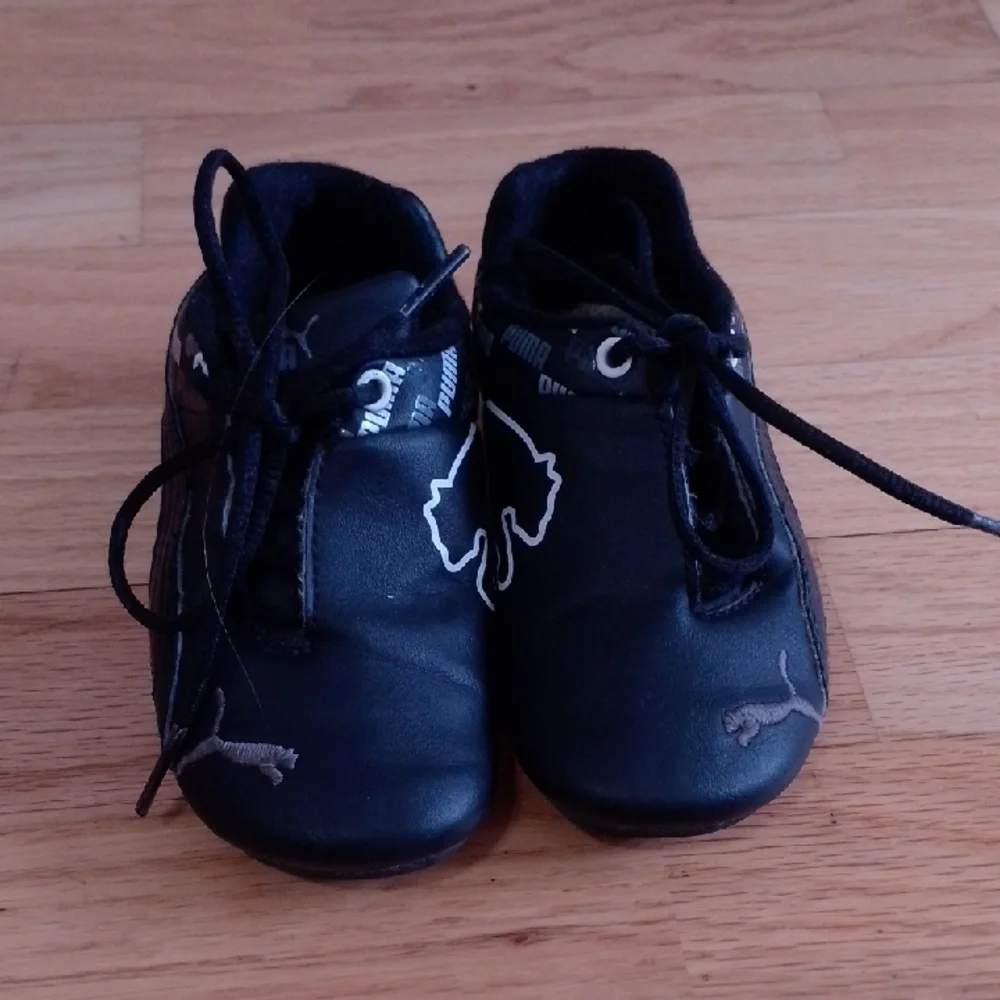 Puma Kids Black Sneakers with White Accents - Picture 6 of 10